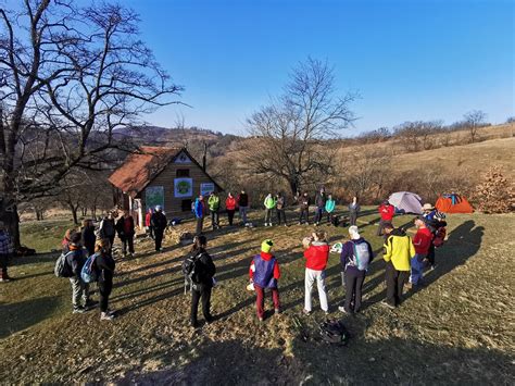 Voluntari Din Jude E Inclusiv Arad Au Revopsit Km De Traseu Din