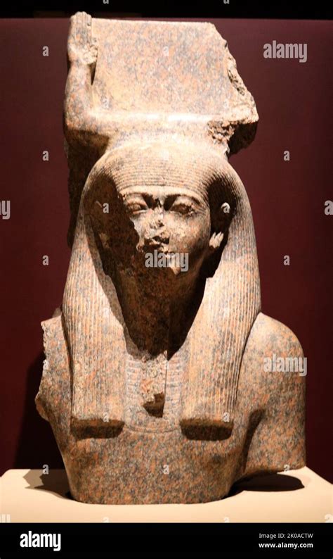 Estatua de Ramsés II descubierta en el MIT Rahina es una figura de 3