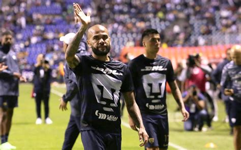 Dani Alves La Figura En El Estadio Cuauht Moc El Sol De Puebla