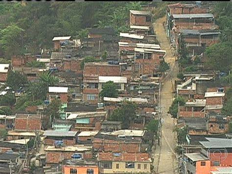 Vídeo Moradores da Praça Seca passam mais um fim de semana de medo por