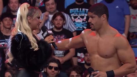 Watch Wrestling Fans Cheer And Chant He S Gay At Anthony Bowens