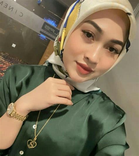 Bahan Coli Tante Cantik Gaun Satin Gaya Hijab Gaun Satin Gadis