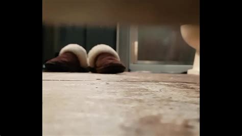 Esposa atrapada volviéndose a volar el coño con el cabezal de la ducha XVIDEOS