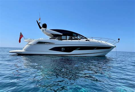 Tweedehands 2022 Sunseeker Predator 60 Evo Islas Baleares Yachtfocus