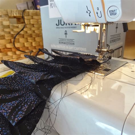 JuliaBobbin: Tutorial: Pleated Detailing + Giveaway Winner