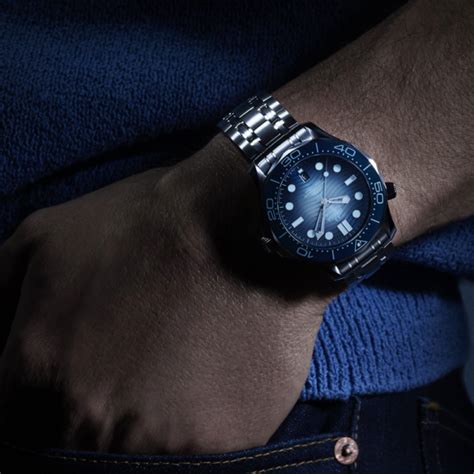 OMEGA SEAMASTER DIVER 42 MM SUMMER BLUE STEEL ON STEEL - Rev Comps