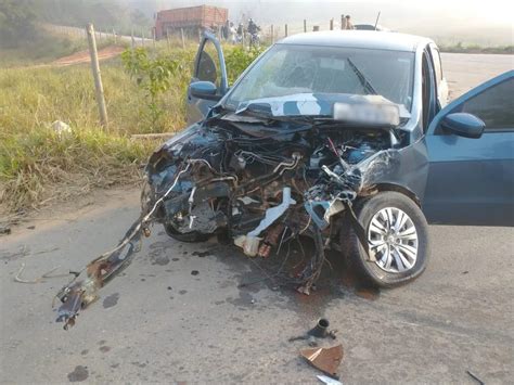 Motor Arrancado De Carro Em Batida Contra Caminh O Ba Na Mgc