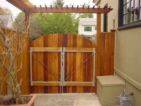 Outdoor Wood Gates : Terrific Outdoor Wood Gates Design Home Ideas ...