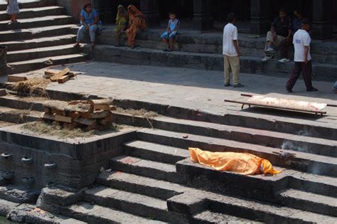 RELIGHTING THE FIRE MINISTRIES: Kathmandu, Nepal...Hindu Cremation Rituals