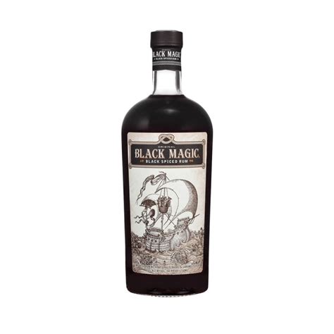 BLACK MAGIC BLACK SPICED RUM 0,7L 40% - Super Alkohole