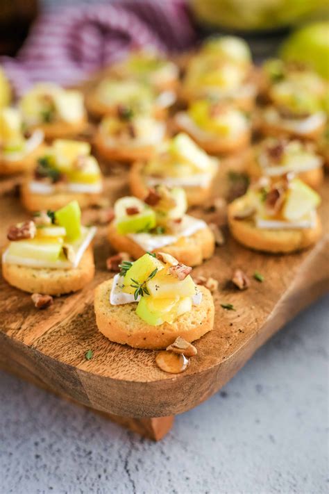 Apple Brie Crostini Appetizers With Arctic Apples Street Smart Nutrition