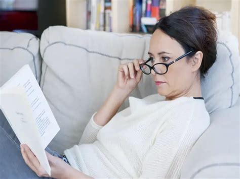 Farsightedness Symptoms and Causes | EYE-Q Eye Care Insights