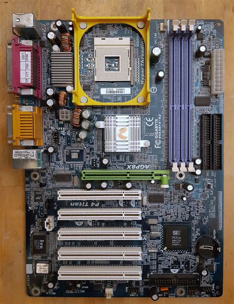 Gigabyte GA-8S648FX-RZ - The Retro Web