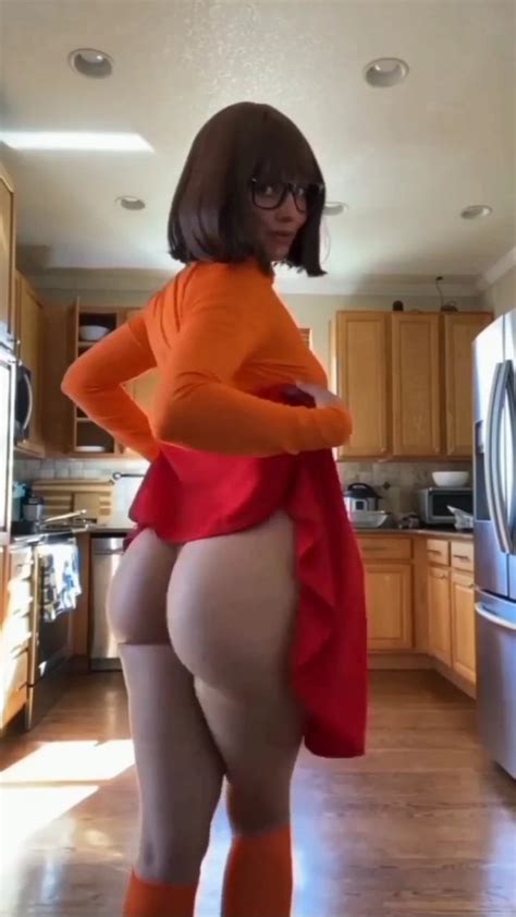 What S The Name Of This Thicc Ass Lady Cosplaying Velma Olivia Mae