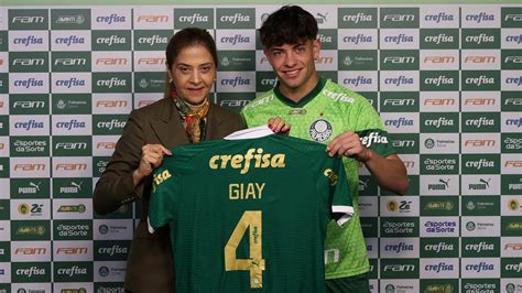 Agustín Giay reverencia Palmeiras e elogia estrutura do clube Fiquei