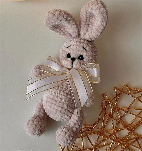 Мини Зайка крючком. Амигуруми схемы и описания. Автор: @bunnyanntoys ...