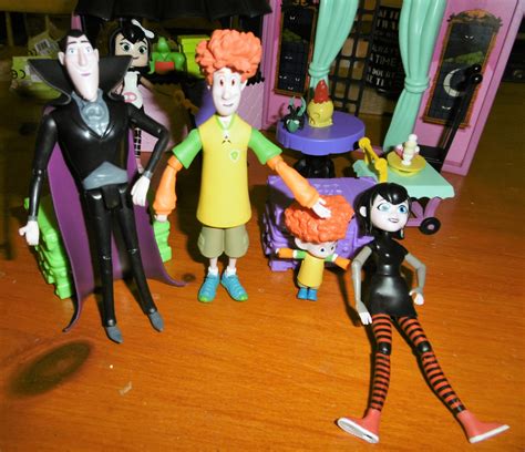 Madhouse Family Reviews: Hotel Transylvania toys range (review)