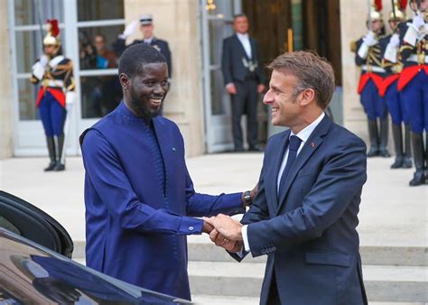 Sénégal Après Sa Visite En France Macron Prend Une Grosse Décision