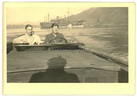 ORIG FOTO SCHIFF Boot m Tarn in Wasserflugzeug Stützpunkt NARVIK