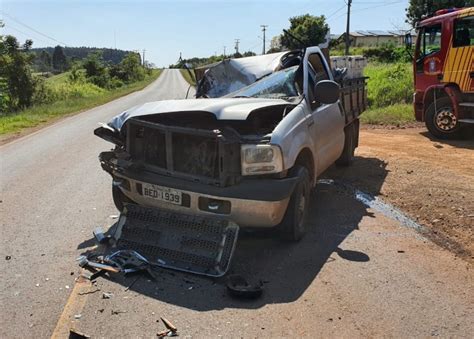 Colisão traseira é registrada na PR 562 em Coronel Vivida Rádio