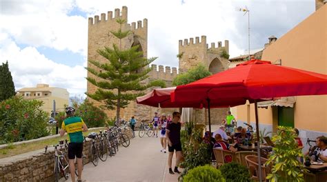 Visit Old Town Alcúdia: Best of Old Town Alcúdia Tourism | Expedia ...