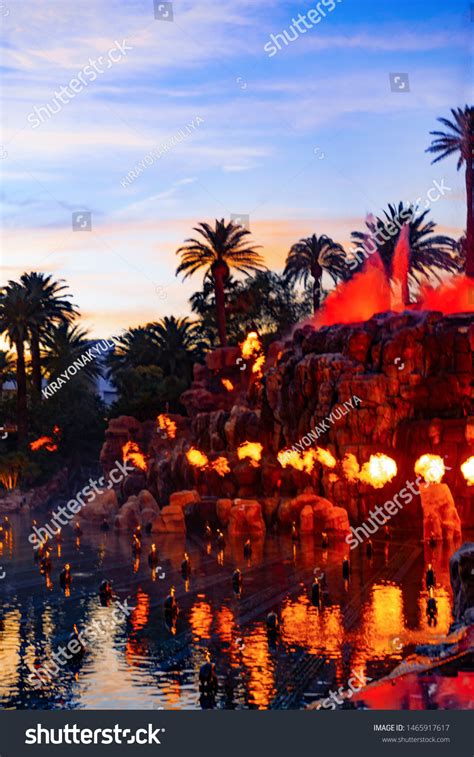 Mirage Volcano Show Las Vegas July Stock Photo (Edit Now) 1465917617