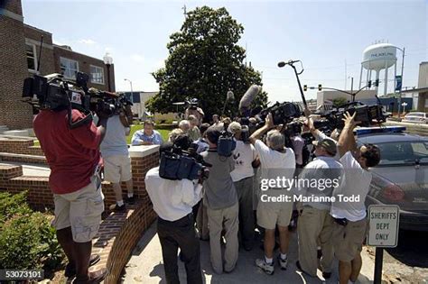 Neshoba County Courthouse Photos and Premium High Res Pictures - Getty ...