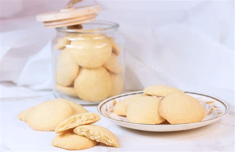 Vegan Nilla Wafers Recipe - Gretchen's Vegan Bakery