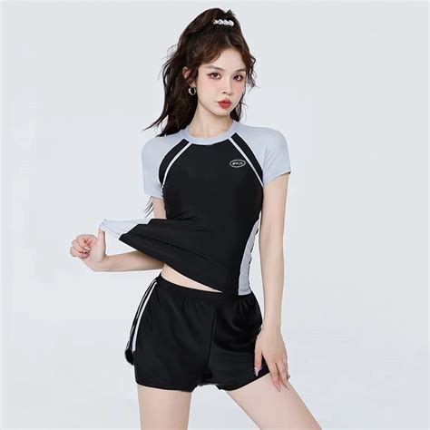 New Sports Two Piece Swimsuit Women Conservative Hot Spring Vacation Swimsuit Short Sleeve Short
