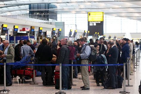 Flights Delayed By Up To 2 Hours At Gatwick And Stansted Airport