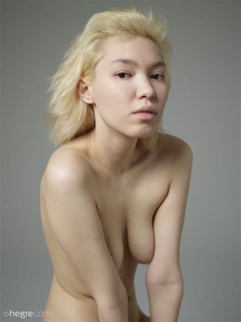 Amateur Girl Lily Nude Portraits 01 14000px Porn Pic