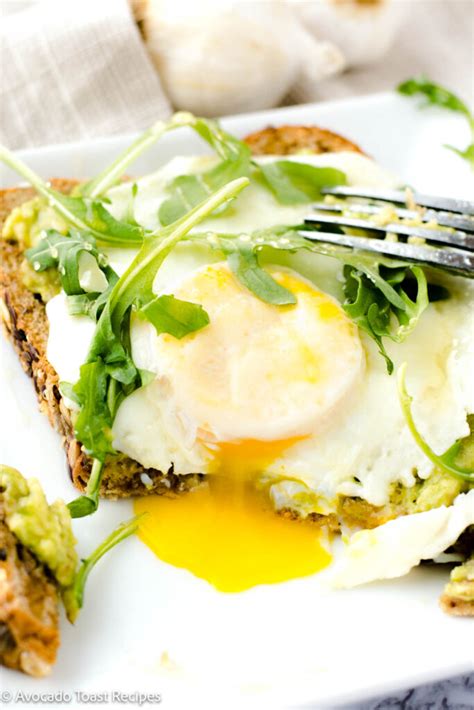 Avocado Toast With Arugula