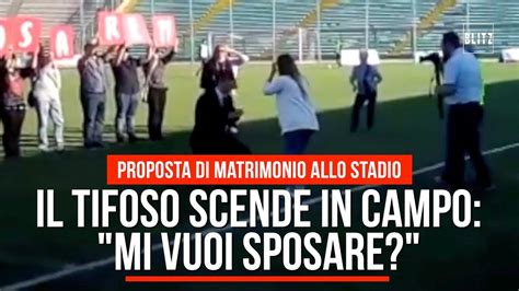 Il Tifoso Scende In Campo Mi Vuoi Sposare Ancona Proposta Di