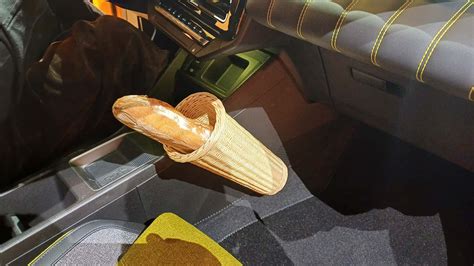 The New Renault 5 Has A Baguette Holder And Other