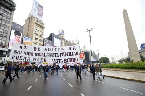 Trabajadores De Kraft Cortan La Calle Corrientes 24con