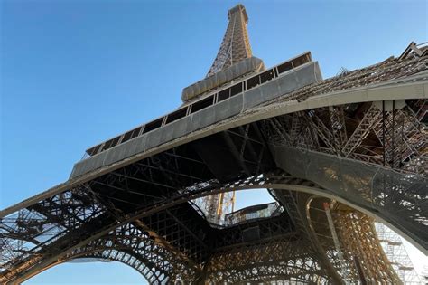 Cercueils retrouvés près de la Tour Eiffel ce que l on sait