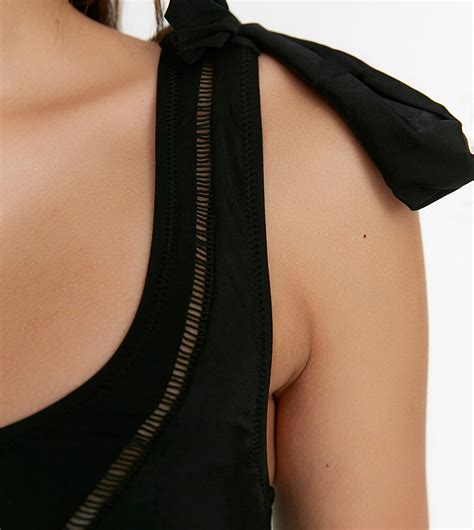 Buy Trendyol One Shoulder Tie Detailed Bikini Bra In Black Thstreet