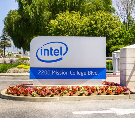 Intel Corporation: Another Dividend Hike From INTC Stock Ahead?