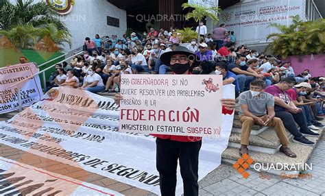 Se reúnen maestros del SUSPEG en la Costera de Acapulco por adeudos