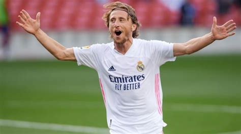 Vid O Luka Modric Prolonge Au Real Madrid Jusqu En