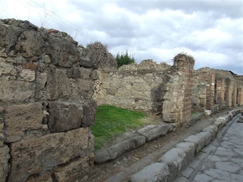 Via Degli Augustali Pompeii December 2018 Looking East Between VII 2