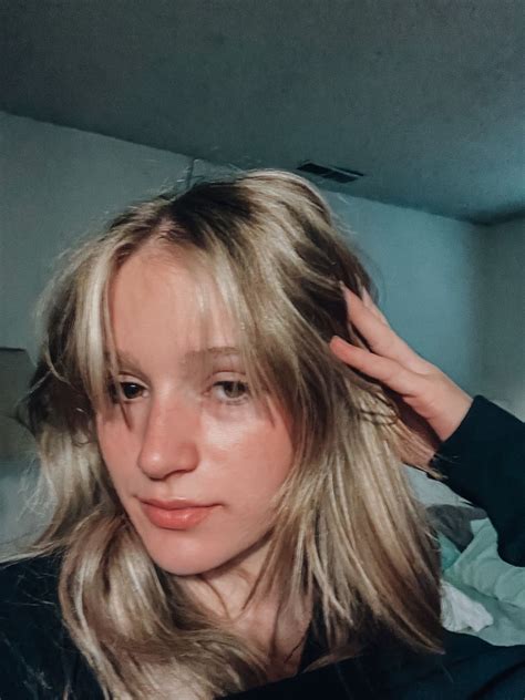 Whispy Bangs Dirty Blonde Hair Blonde Hair Dirty Blonde