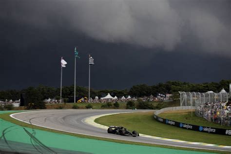 Chuva Rasga Parte De Cobertura De Interlagos Esporte Folha