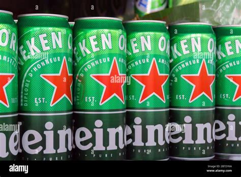 Logo de la cerveza heineken verde fotografías e imágenes de alta