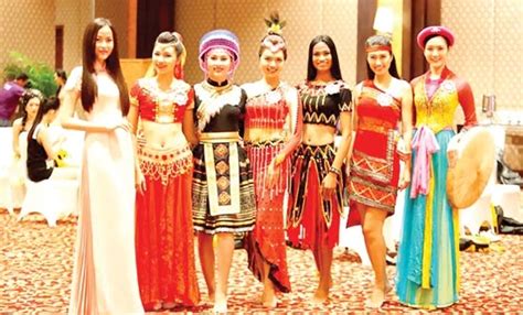 Thí sinh Hoa hậu Việt Nam Tạo dáng với áo dài bikini CHUYÊN TRANG THỂ THAO