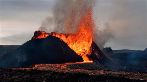 Erupción volcánica en Islandia EN VIVO mira las impactantes tomas