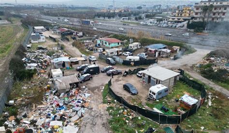 Qualiano Blitz Nel Campo Rom Denunce Per Smaltimento Illecito Di