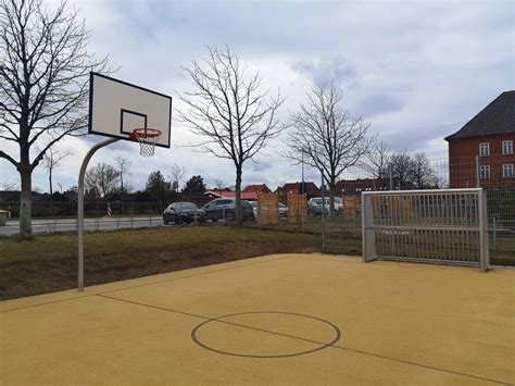 L Neburg Basketball Court Bleckeder Landstra E Courts Of The World