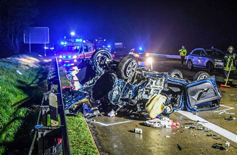 Heidenheim An Der Brenz Zwei Tote Und Mehrere Verletzte Bei Unfall Auf