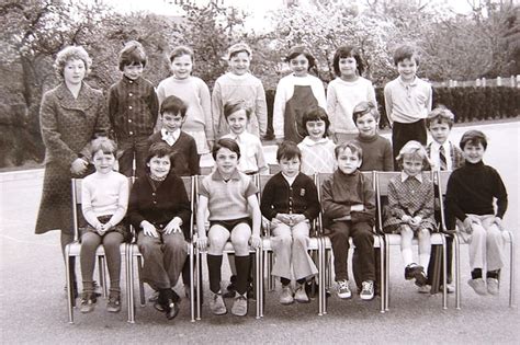 Photo de classe CE1 de 1972 école Bel Air Copains d avant